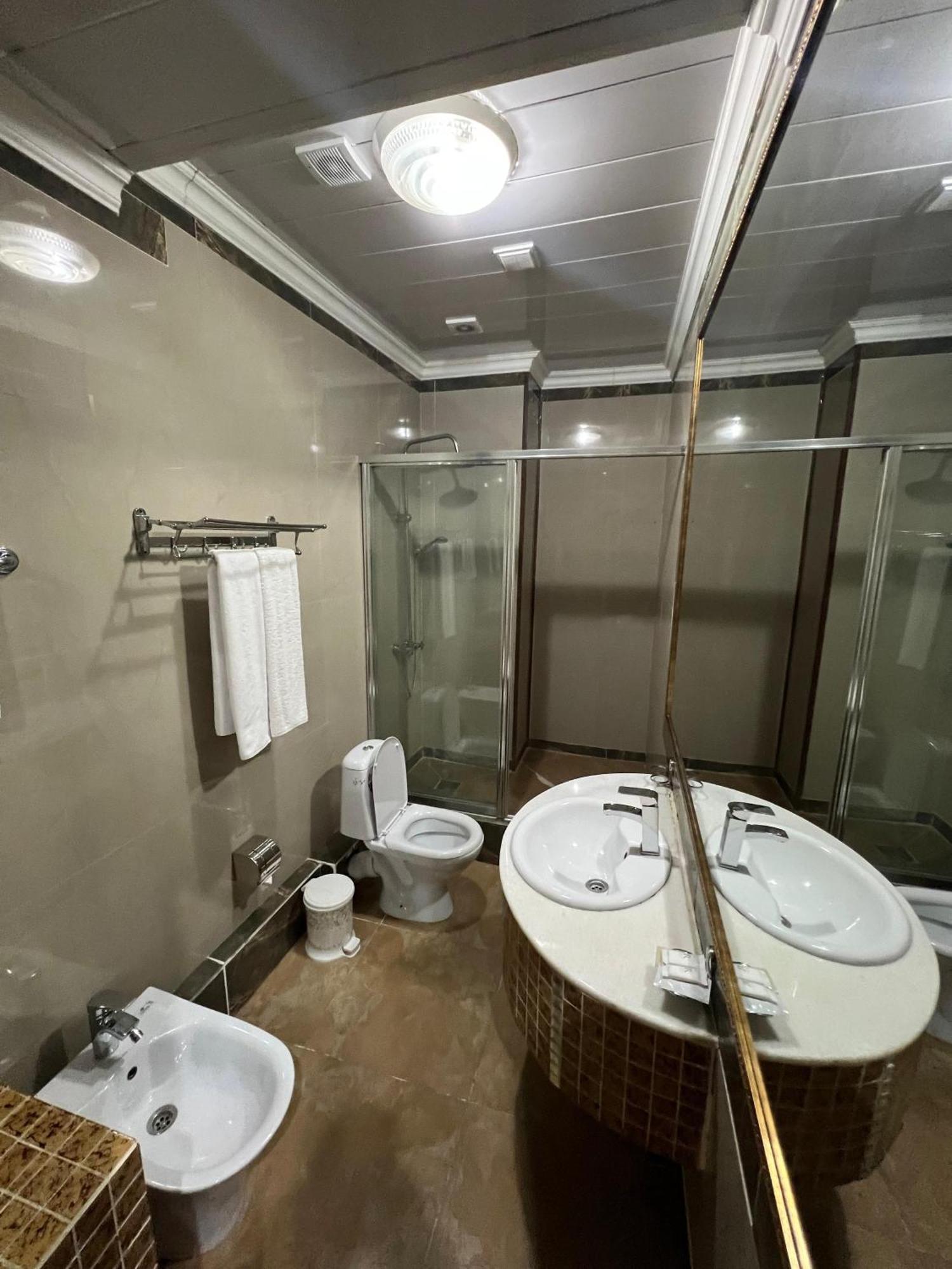 Sary Arka Hotel 쉼켄트 객실 사진